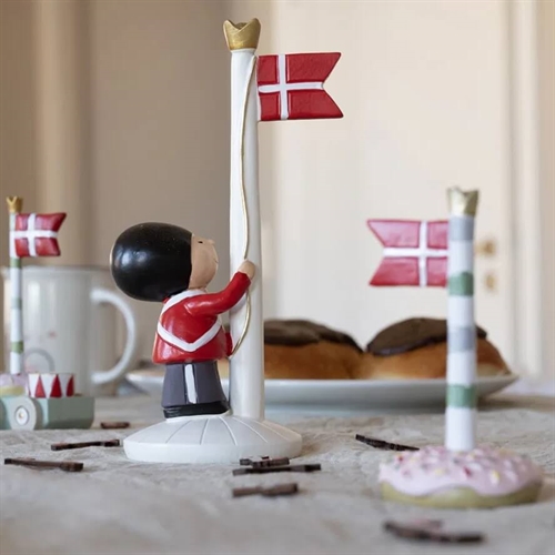 Soldat med Dannebrogsflagga - H: 18 cm