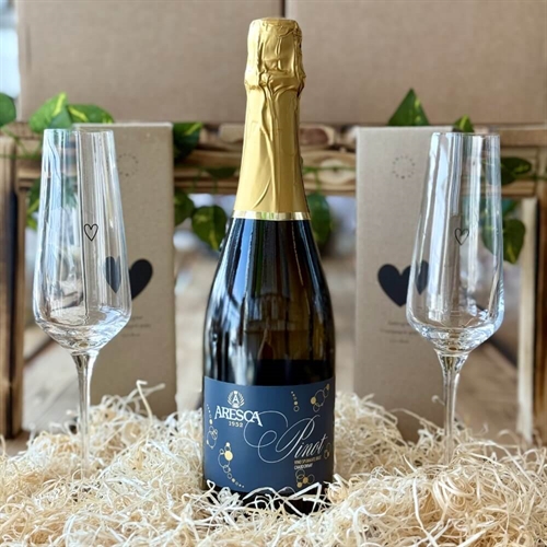 Presentkorg med 2 Fur-öl Classic, Pilsner och lakrits 