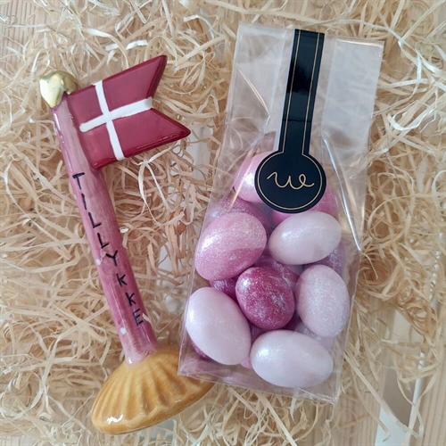 Lille gav med grattis flagga - Rosa