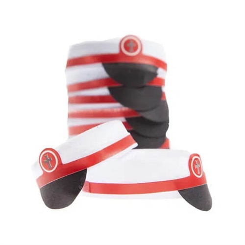 Borddekoration med röda studentmössor