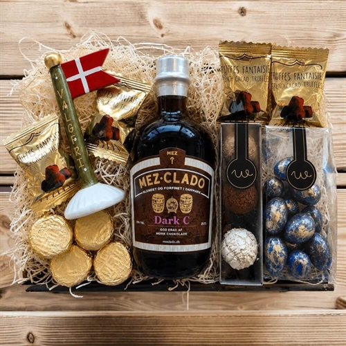 Presentkorg med 25 CL Rom och keramikflagga m/ valfri text