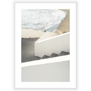 Poster med havet från en trappa