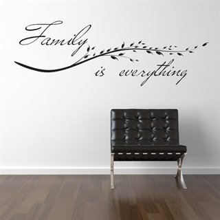 Wallstickers text med Family is everything