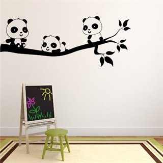 Wallstickers med 3 söta pandor på en gren
